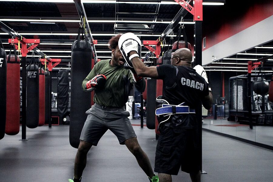 Mitt work on the bag floor